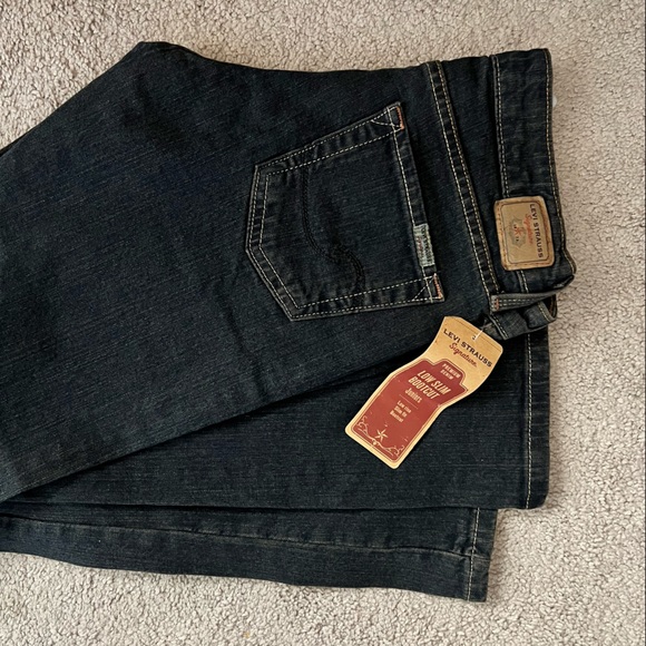 Levis low rise bootcut jean - Picture 5 of 5